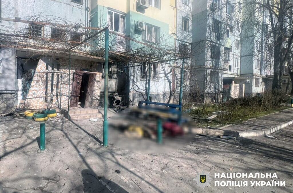 Russia shells Kherson, killing four civilians including two elderly women at their doorstep